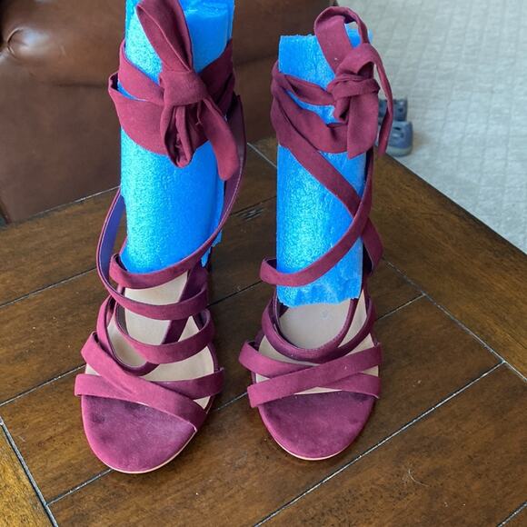 Torrid maroon strappy heels faux suede chunky heel holiday wedding  size 10.5W - Picture 3 of 9